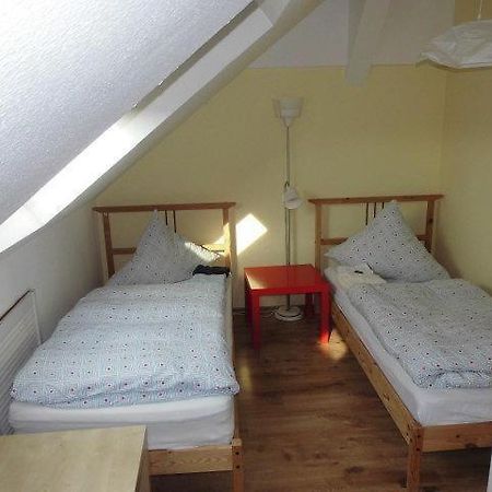 Sehr-Schoene-4-Raum-Maisonette-Fewo-Mit-110Qm-Balkon-Zentral-Preiswert-T7 Dresden Bagian luar foto