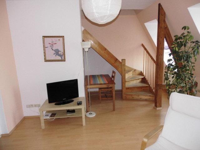 Sehr-Schoene-4-Raum-Maisonette-Fewo-Mit-110Qm-Balkon-Zentral-Preiswert-T7 Dresden Bagian luar foto